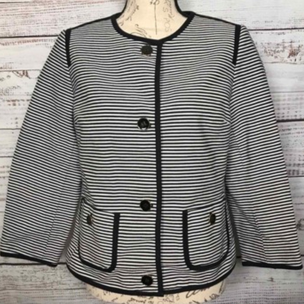 Talbots Woman Black and White Blazer with Tailored Silhouette Size 18 W